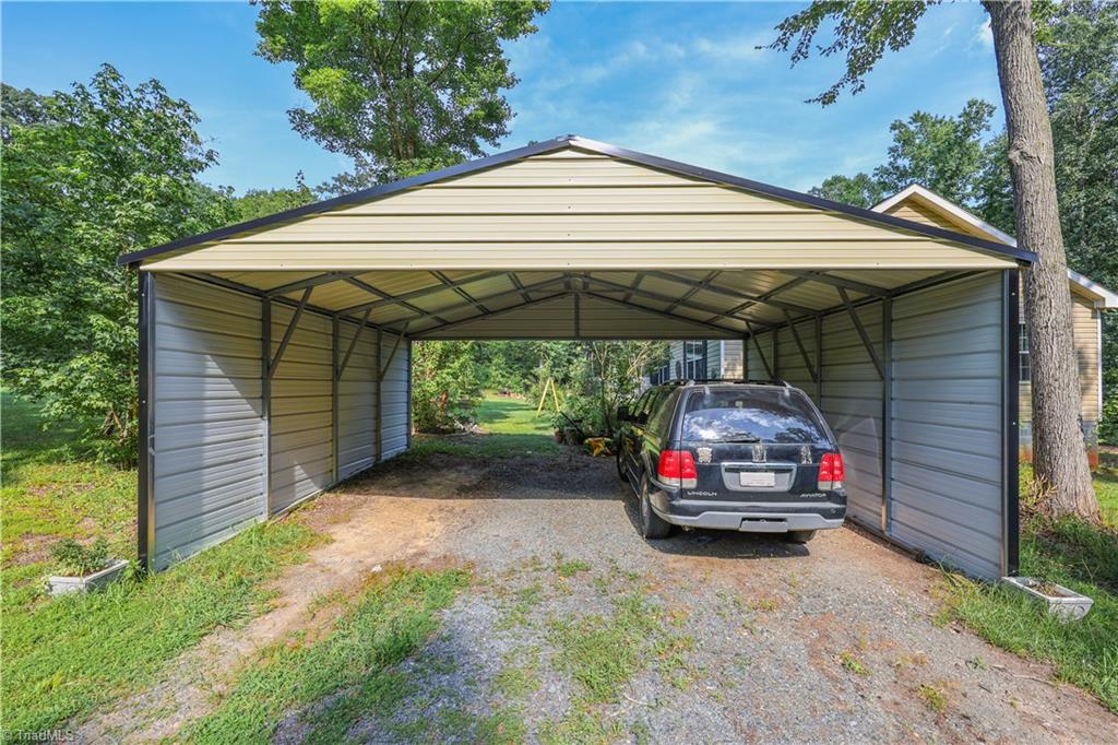 2311 Chrisco Road W Property Photo 9