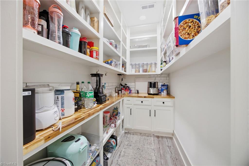 8815 Bringle Ferry Road Property Photo 17