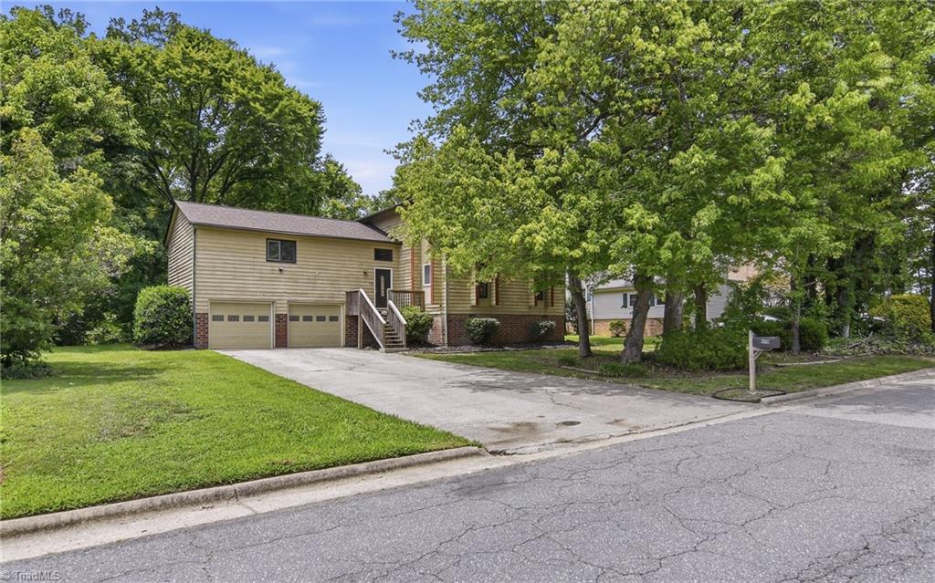 2157 Rivermeade Drive Property Photo 1