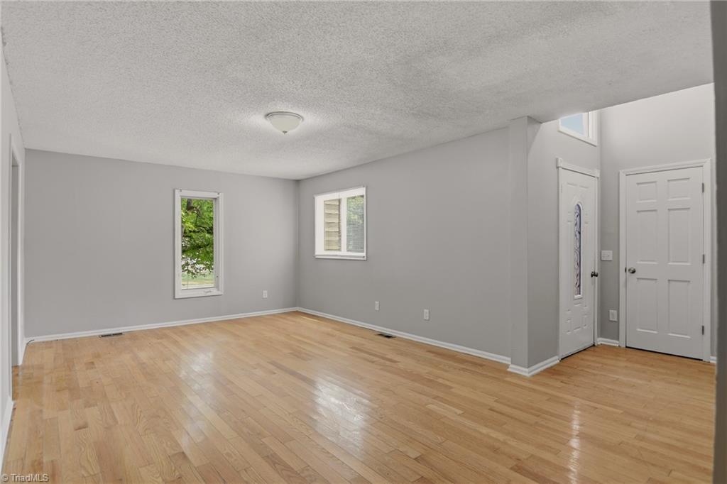 2157 Rivermeade Drive Property Photo 2