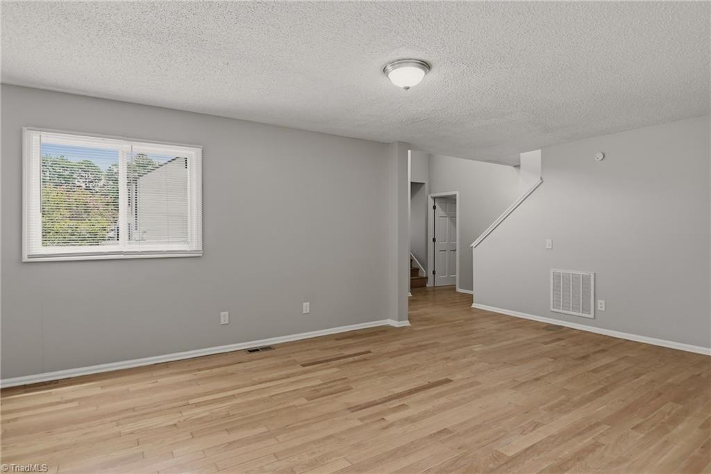 2157 Rivermeade Drive Property Photo 3