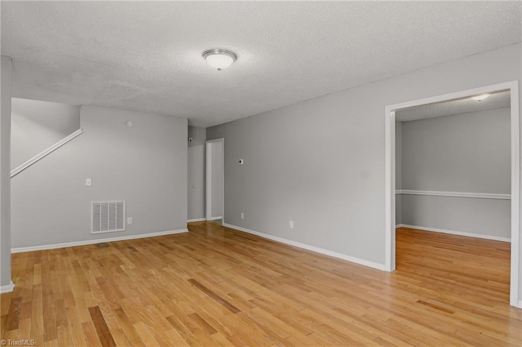 2157 Rivermeade Drive Property Photo 4