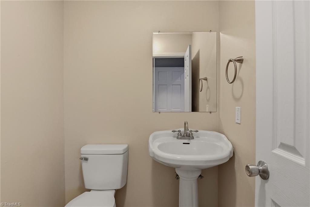 2157 Rivermeade Drive Property Photo 6