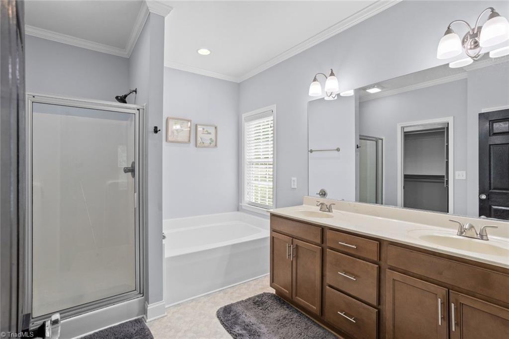 220 Drake Lane Property Photo 12