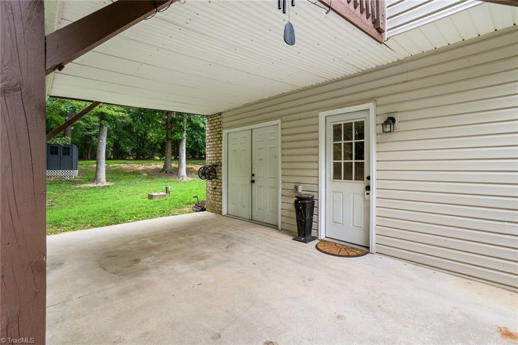 220 Drake Lane Property Photo 31