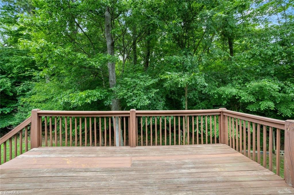 220 Drake Lane Property Photo 33