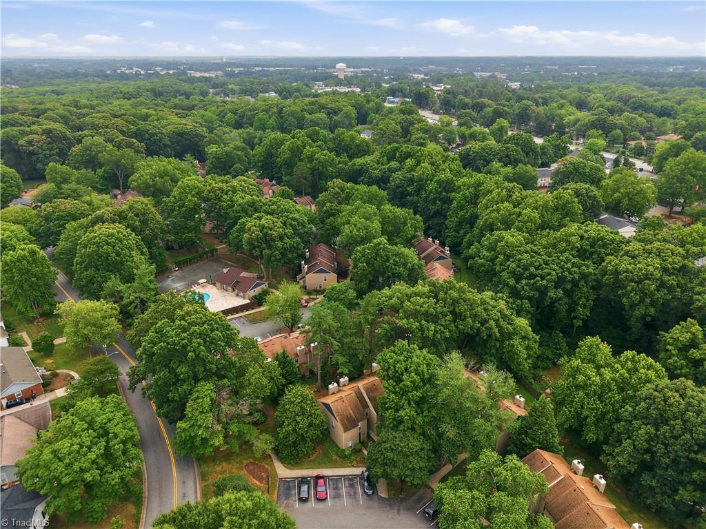 301 Village Lane # B Property Photo 33