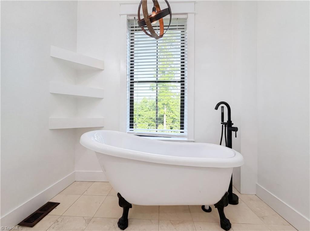 150 Ivory Lane Property Photo 25