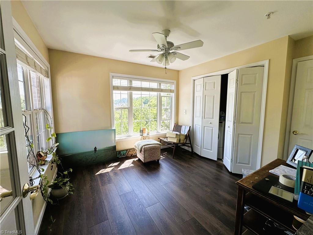 6941 Hanesbrook Circle Property Photo 5