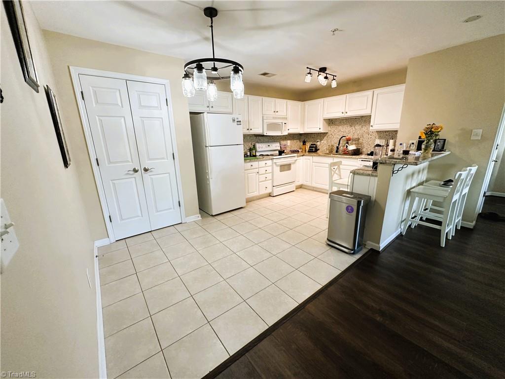 6941 Hanesbrook Circle Property Photo 8