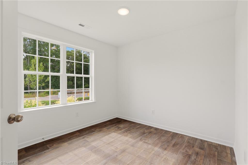 310 Middleton Drive Property Photo 10