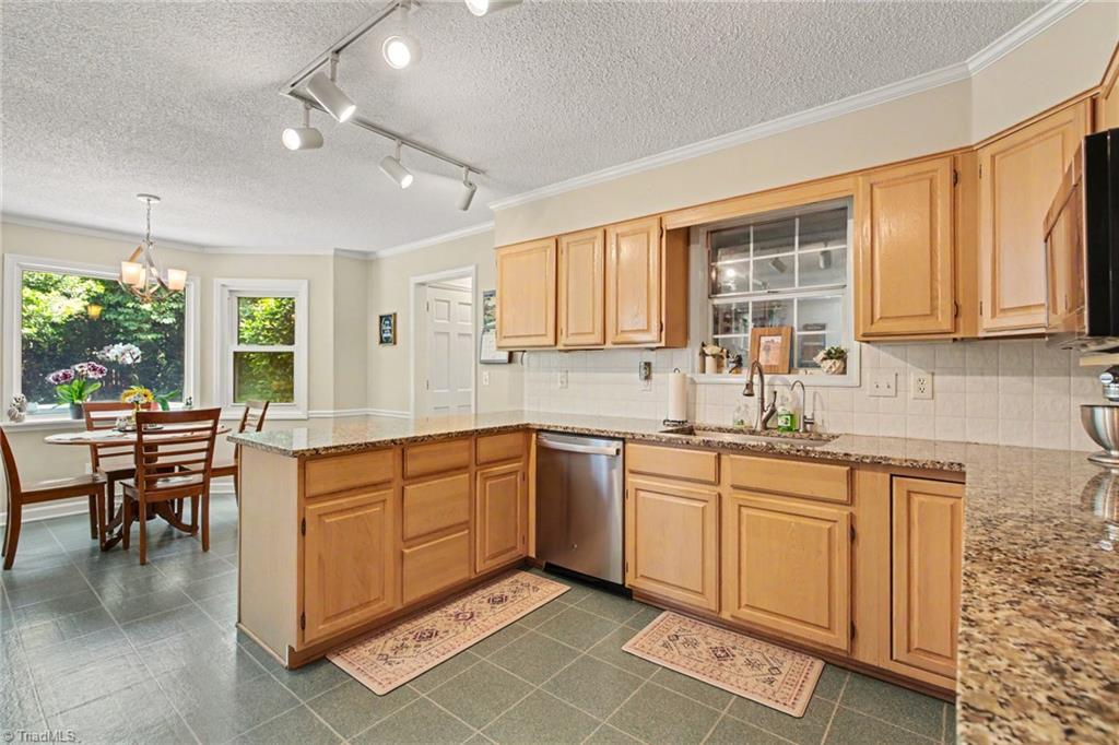 8805 Willowmede Drive Property Photo 9
