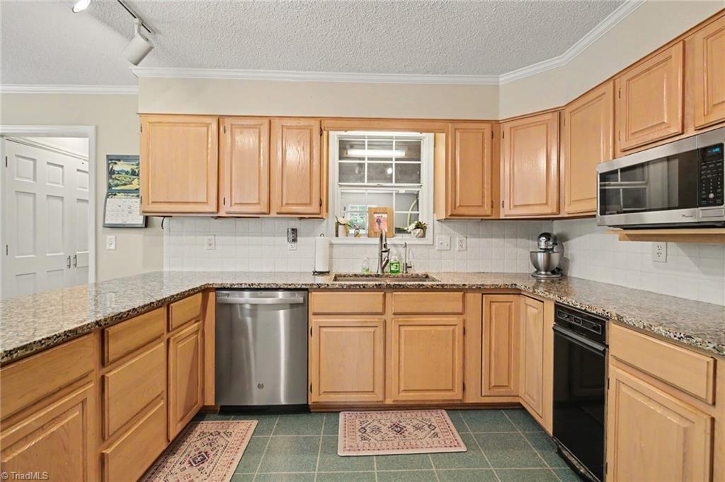 8805 Willowmede Drive Property Photo 11