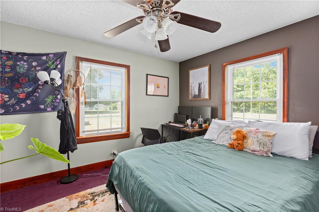 5210 Doris Street Property Photo 11