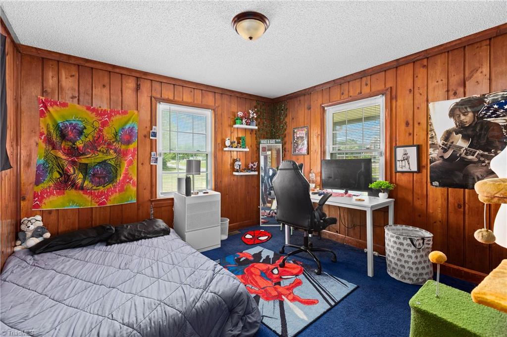 5210 Doris Street Property Photo 14
