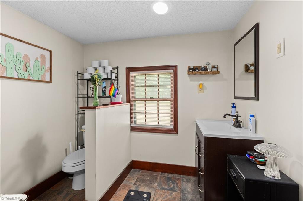 5210 Doris Street Property Photo 16