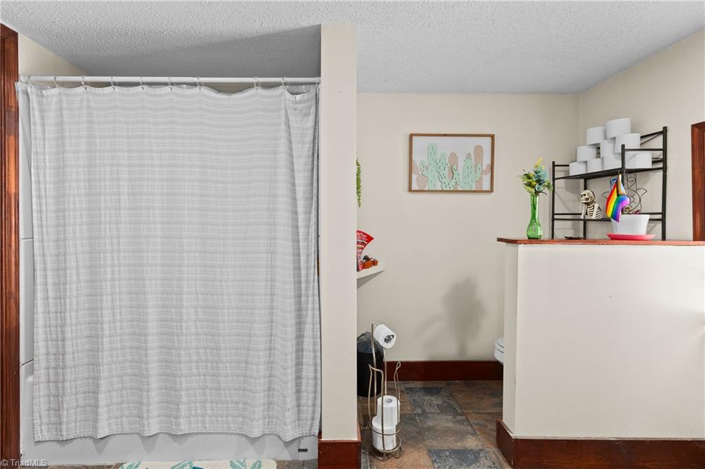5210 Doris Street Property Photo 17
