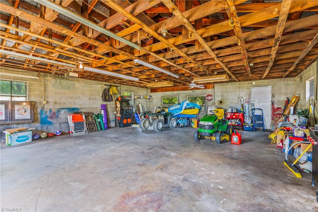 5210 Doris Street Property Photo 21