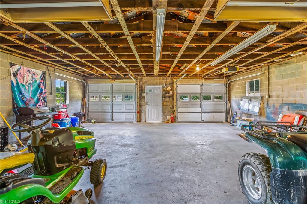 5210 Doris Street Property Photo 22