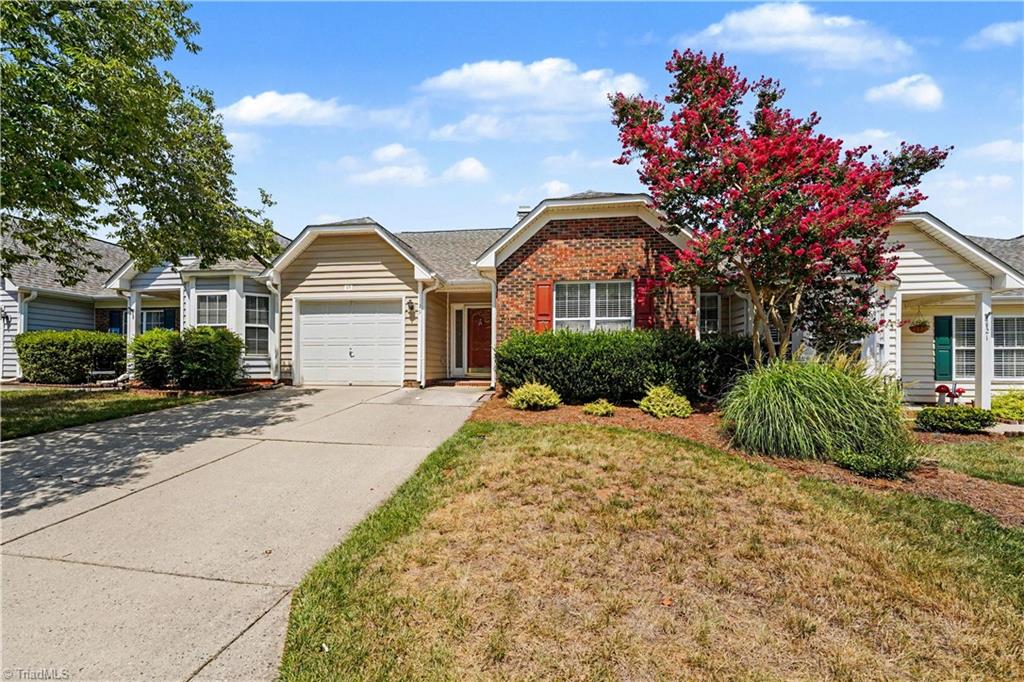 19 Mansfield Circle Property Photo 2