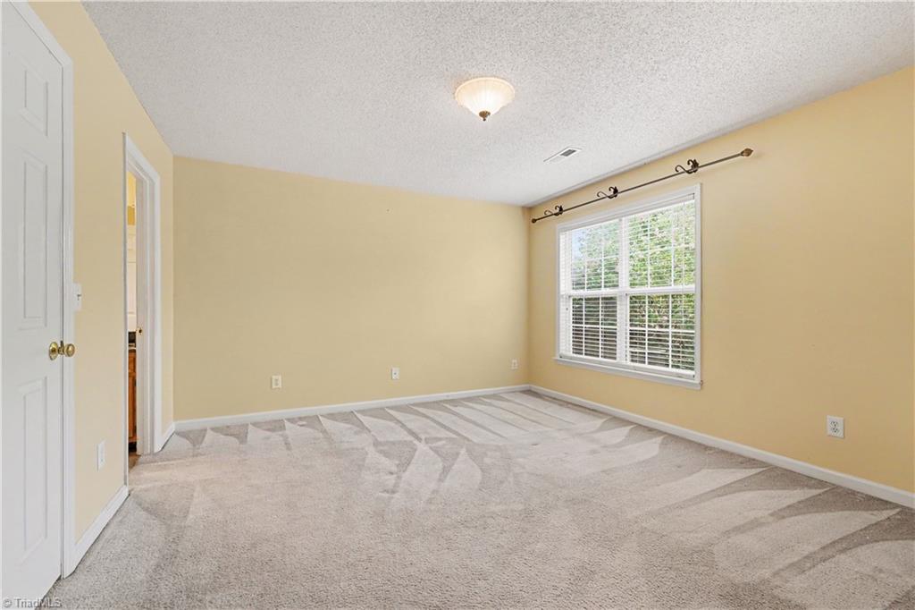 19 Mansfield Circle Property Photo 10
