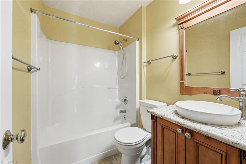 19 Mansfield Circle Property Photo 16