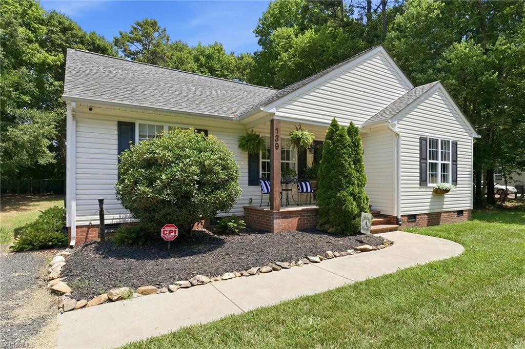139 Homer Lane Property Photo 3