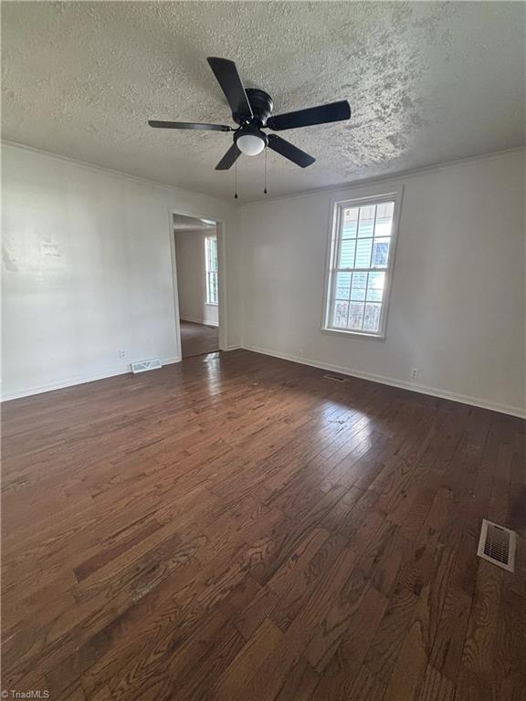 836 W Sprague Street Property Photo 4