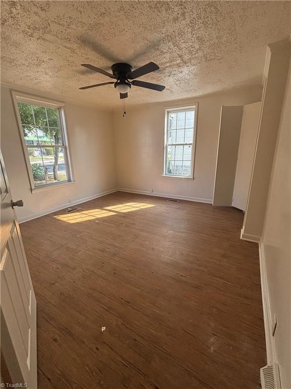 836 W Sprague Street Property Photo 5