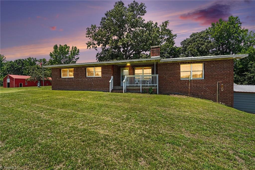 5529 Hollow Hill Road Property Photo 1