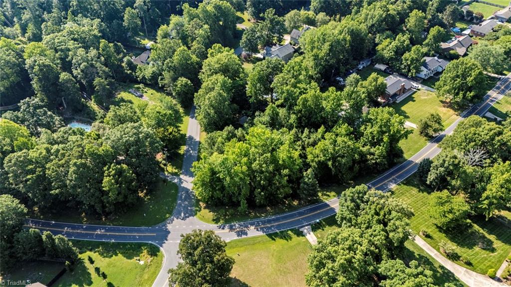 5303 Forest Oaks Drive Property Photo 6