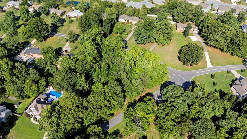 5303 Forest Oaks Drive Property Photo 7