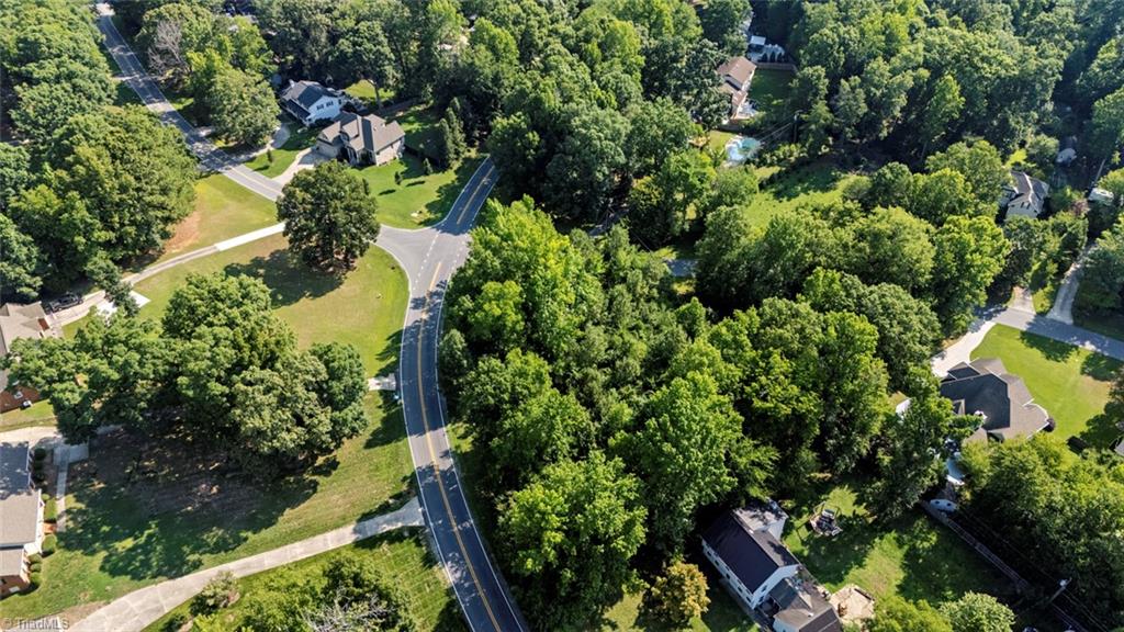 5303 Forest Oaks Drive Property Photo 9