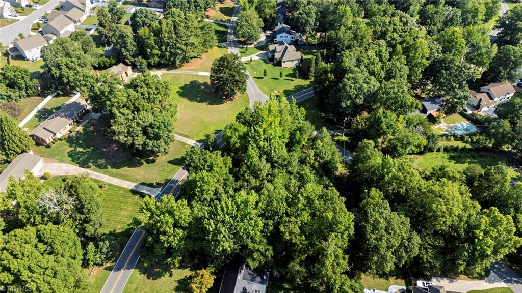 5303 Forest Oaks Drive Property Photo 10