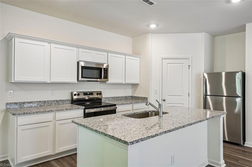 838 Hanford Landing Drive Property Photo 6