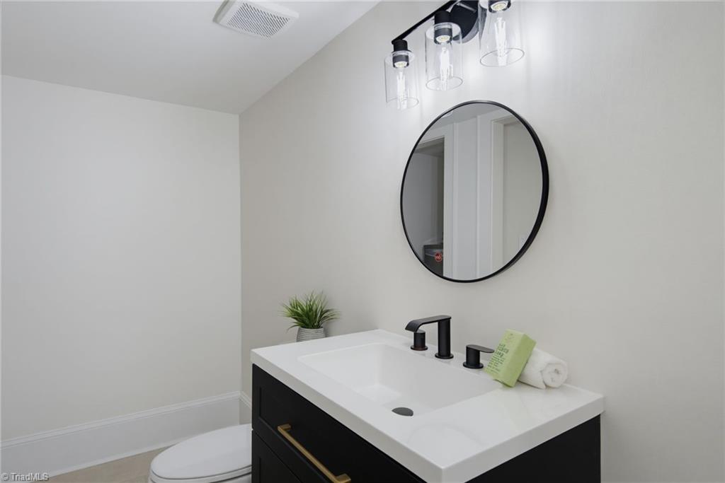 258 Lakeside Avenue Property Photo 17