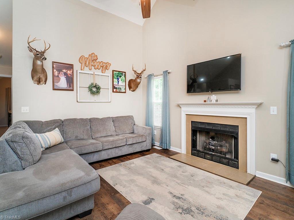 8553 Black Walnut Court Property Photo 6