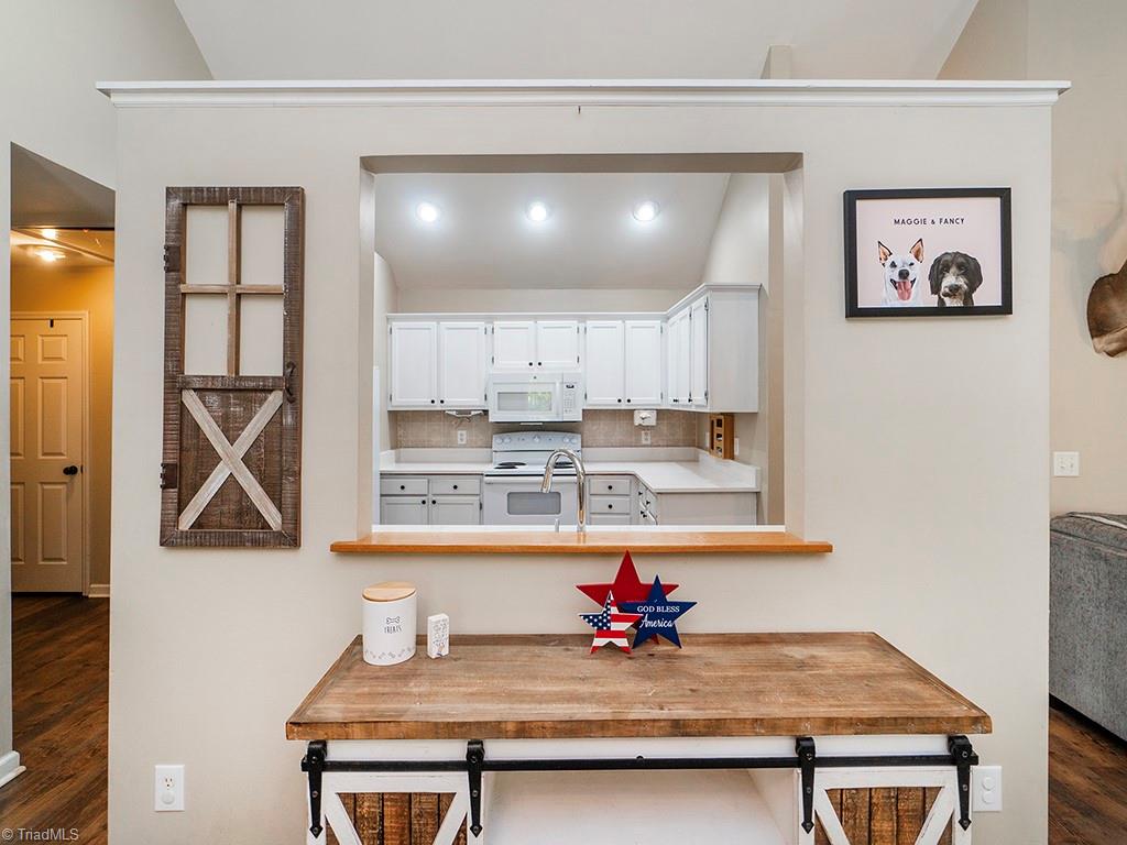 8553 Black Walnut Court Property Photo 14