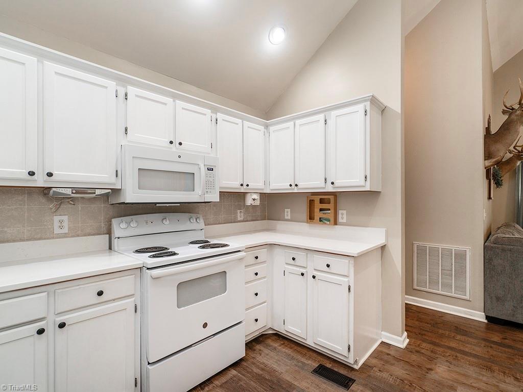 8553 Black Walnut Court Property Photo 19