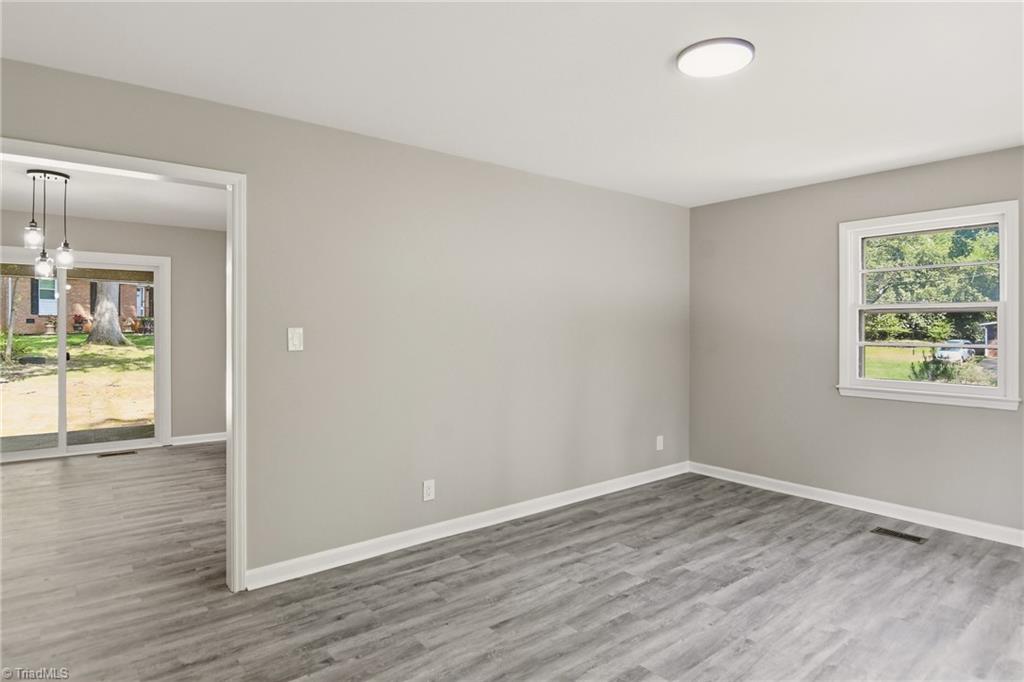 1207 Cliffwood Drive Property Photo 3