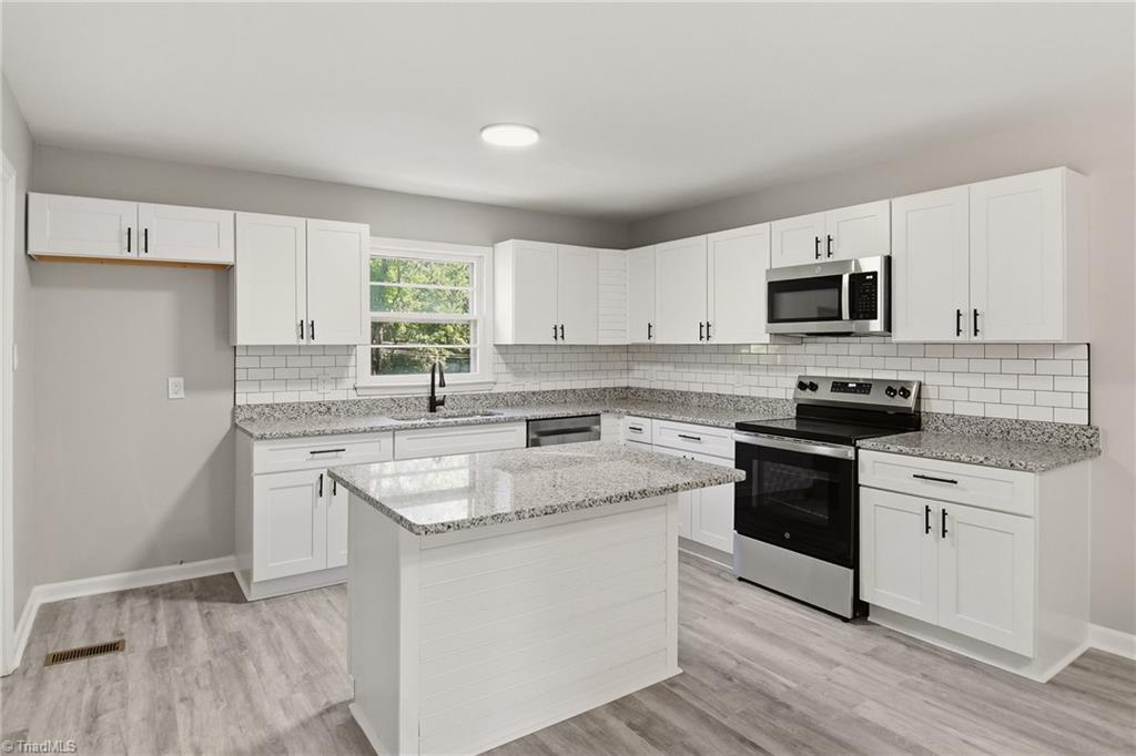 1207 Cliffwood Drive Property Photo 6