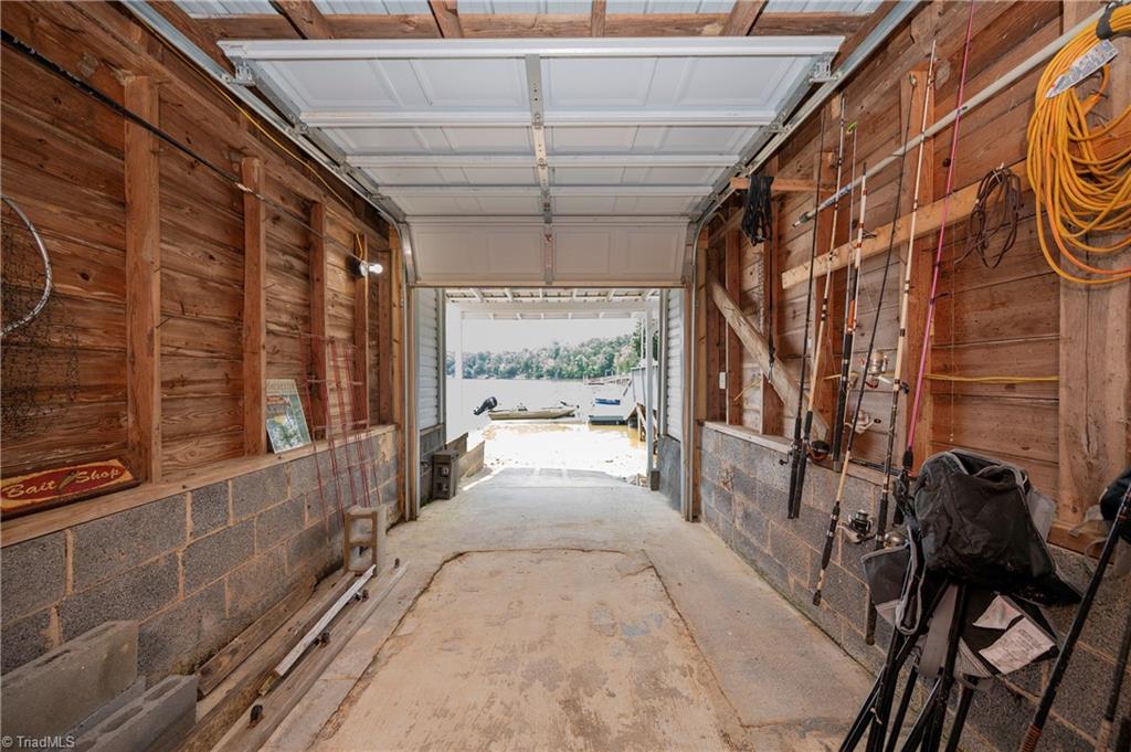 2113 Warf Road Property Photo 14