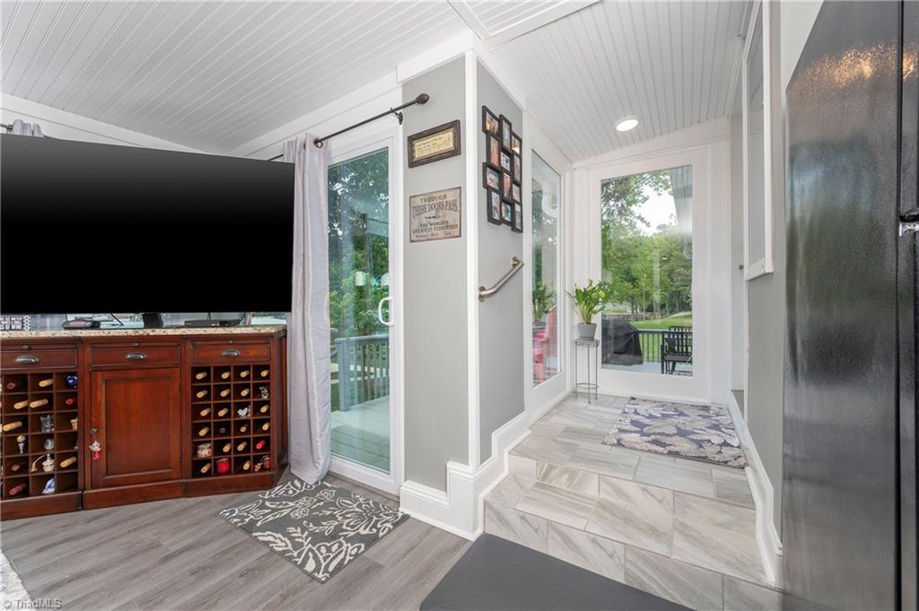 2113 Warf Road Property Photo 23