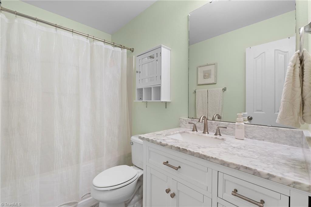 2336 Waverly Dell Drive Property Photo 18