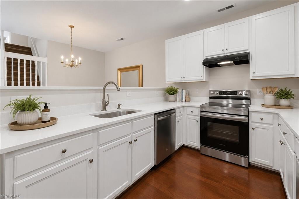1004 Gretchen Lane # A Property Photo 8