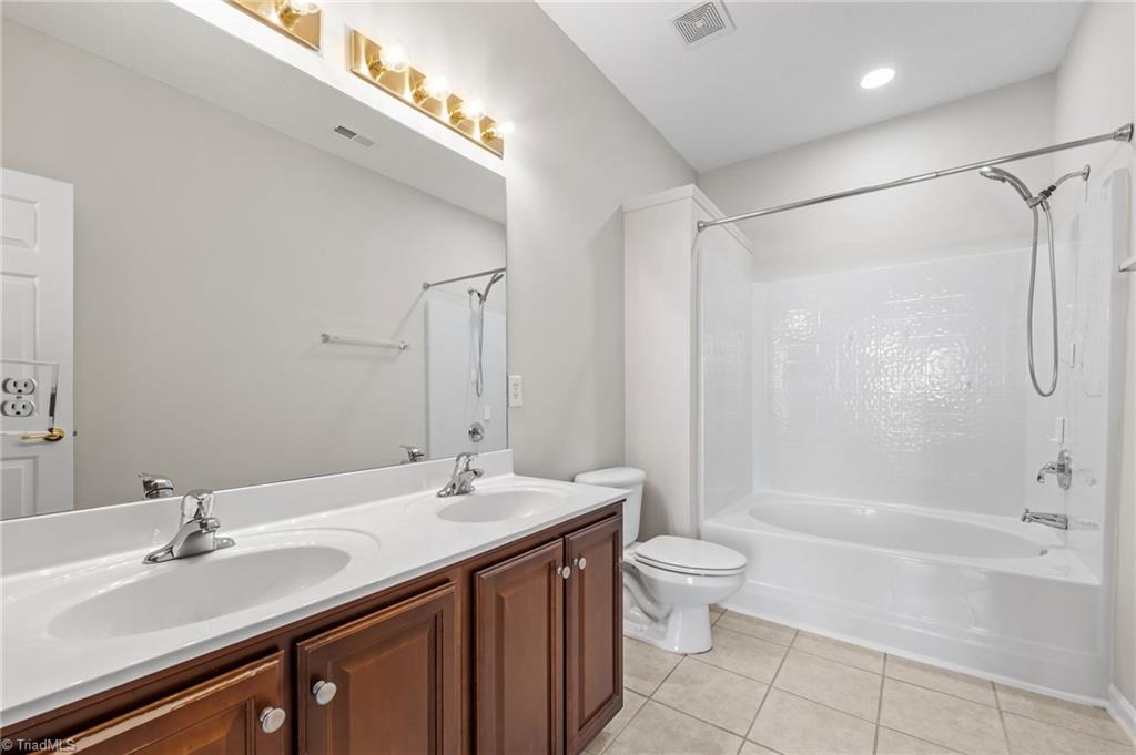 1004 Gretchen Lane # A Property Photo 27