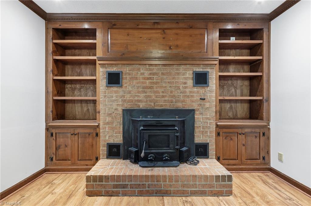4302 Lawndale Drive Property Photo 8