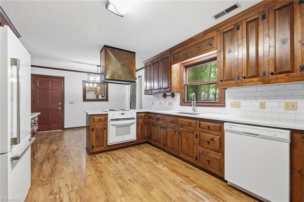 4302 Lawndale Drive Property Photo 15