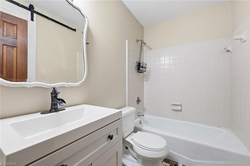4302 Lawndale Drive Property Photo 19