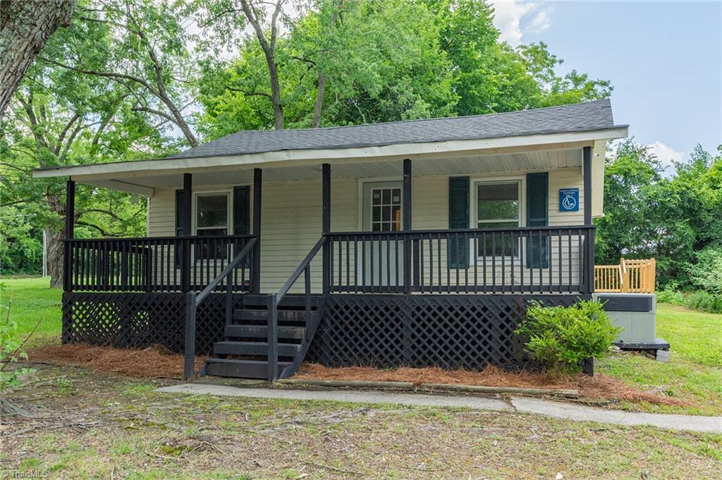 304 Phillips Street Property Photo 1